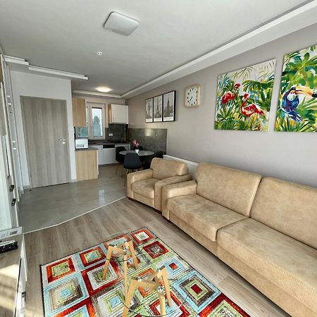 Lara Lux Apartment Hajduszoboszlo Ngoại thất bức ảnh