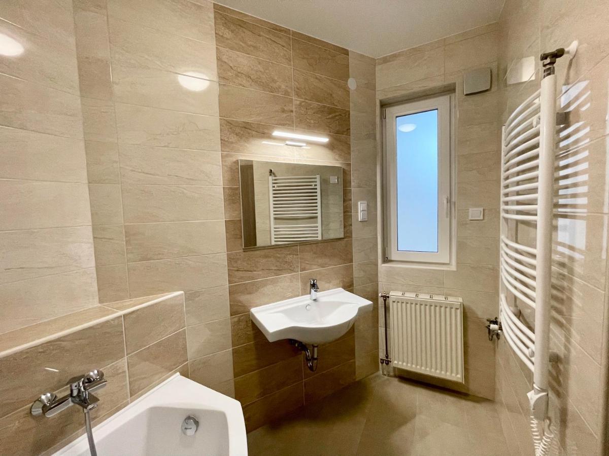 Lara Lux Apartment Hajduszoboszlo Ngoại thất bức ảnh
